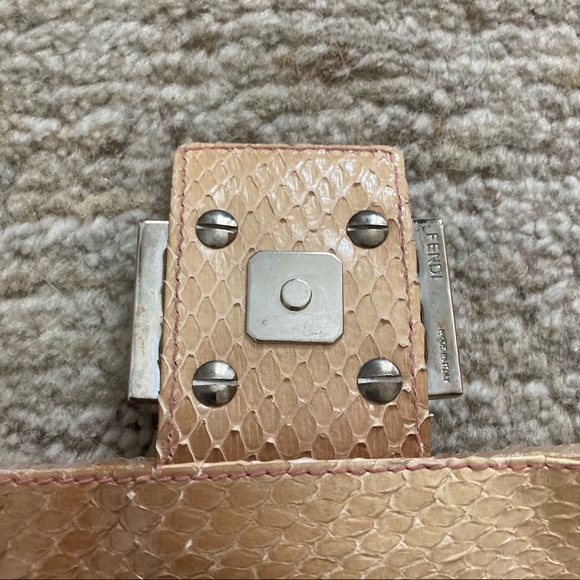 🚫SOLD🚫 FENDI IRIDESCENT SEQUIN OMBRÉ SNAKE BAGUETTE BAG SEX & THE CITY!! - Picture 7 of 16